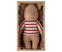 Gris i box - Baby - Pige